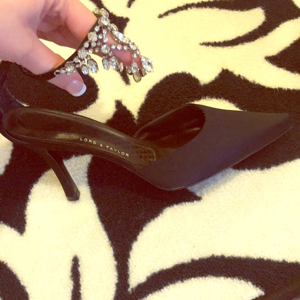 Lord & Taylor 7.5 Black bling heels